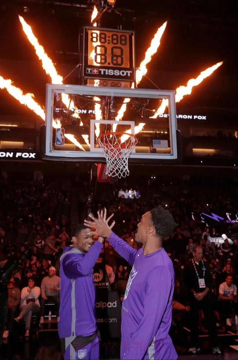 福克斯挺身而出 突破上篮止住颓势